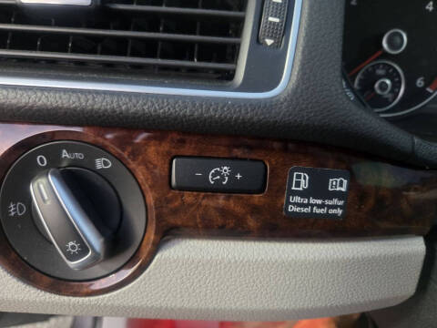 2013 Volkswagen Passat TDI SEL Premium