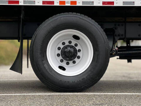 2020 Freightliner M2 106