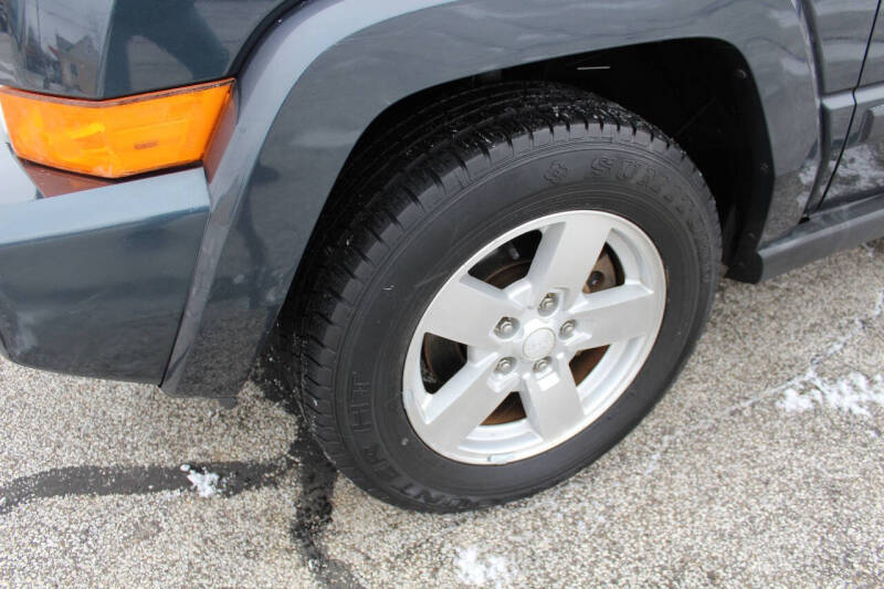 2007 Jeep Commander Sport