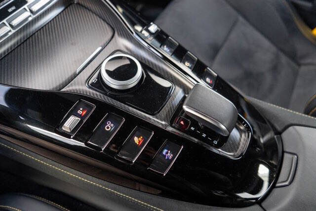 2020 Mercedes-Benz AMG GT 33