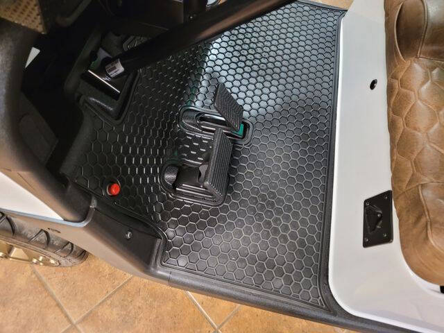 2021 E-Z-GO RXV Elite    Lithium