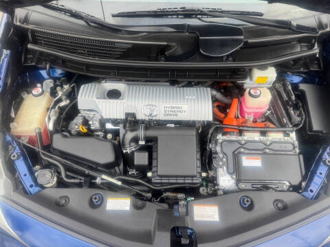 2017 Toyota Prius v Two