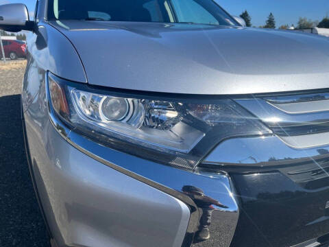 2016 Mitsubishi Outlander SE