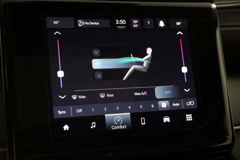 2023 Jeep Grand Cherokee Laredo X