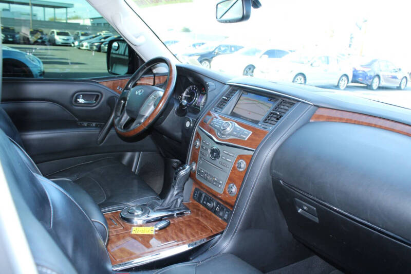 2019 Infiniti QX80 Luxe