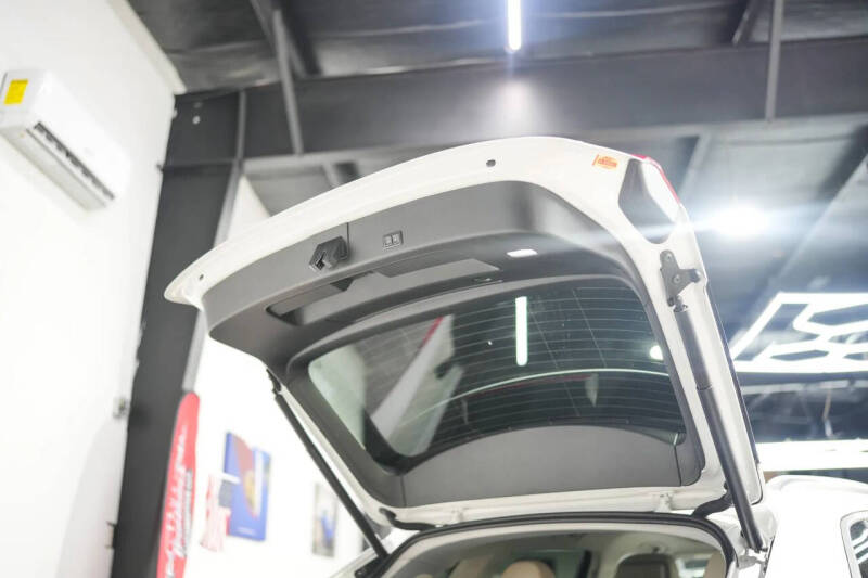 2019 Audi e-tron quattro Premium Plus