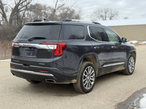 2023 GMC Acadia Denali