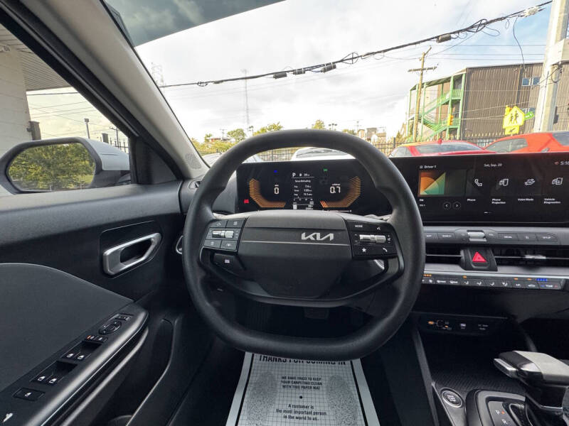 2025 Kia K4 LX