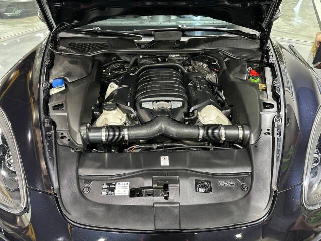 2014 Porsche Cayenne GTS