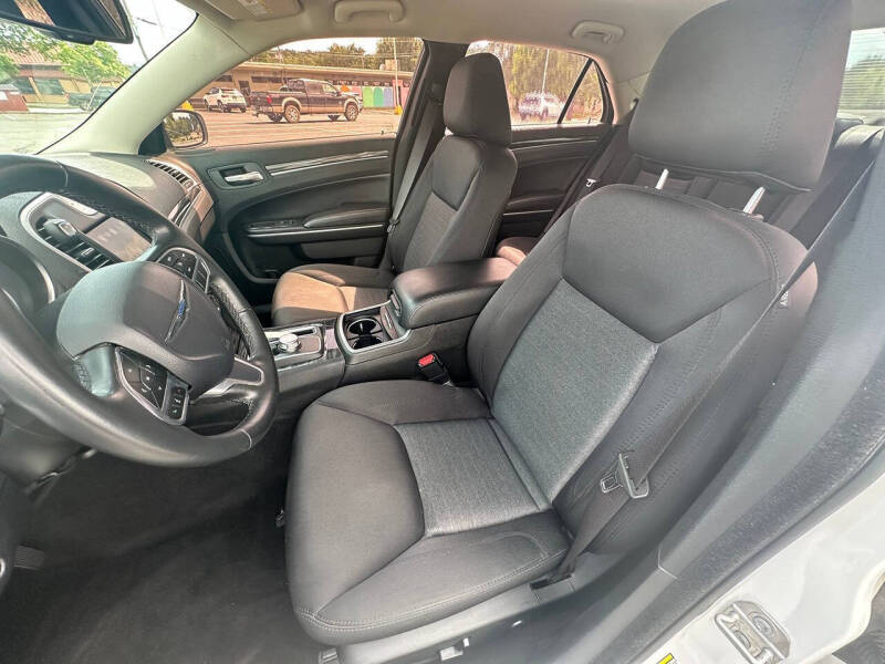 2019 Chrysler 300 Touring