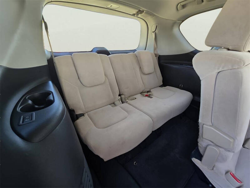 2017 Nissan Armada SV