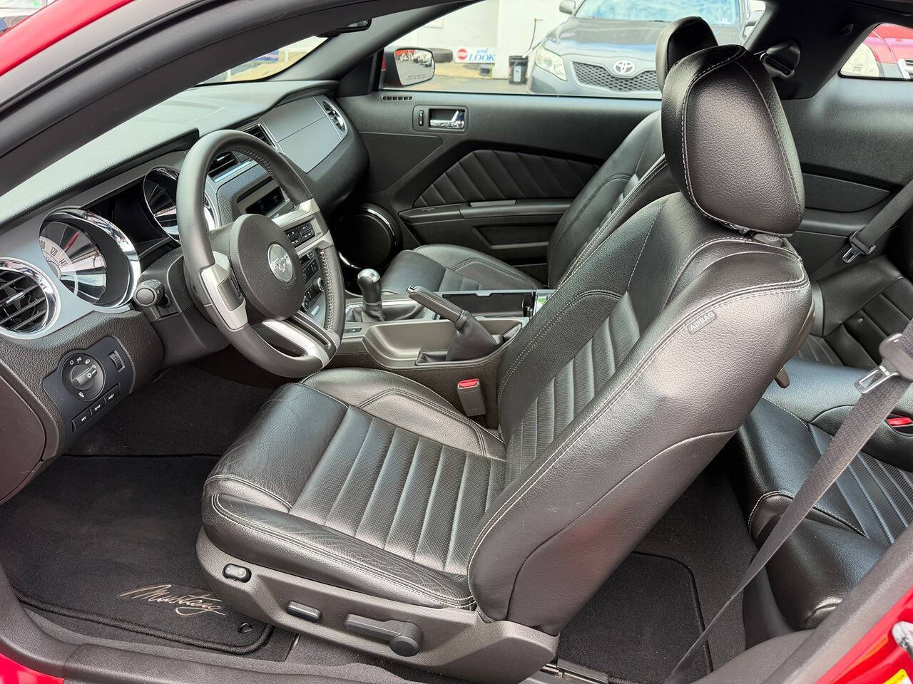 2010 Ford Mustang 4