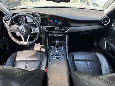 2019 Alfa Romeo Giulia Sport