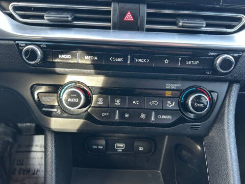 2022 Kia Niro Plug-In Hybrid LXS