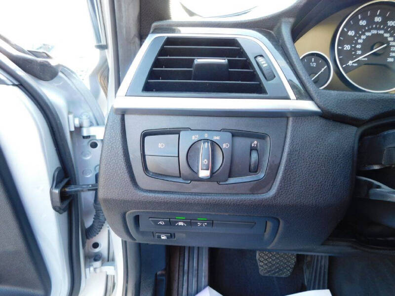 2017 BMW 3 Series 330e iPerformance