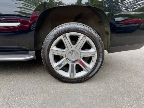 2016 Cadillac Escalade Luxury Collection