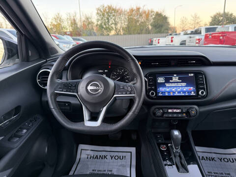 2022 Nissan Kicks SR