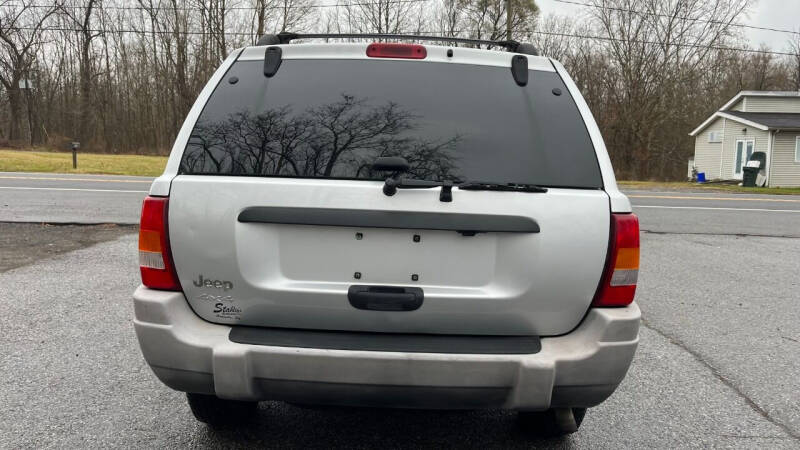 2004 Jeep Grand Cherokee Laredo photo 18