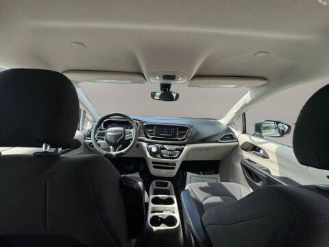 2017 Chrysler Pacifica LX