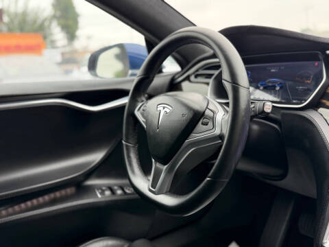 2016 Tesla Model S 90D