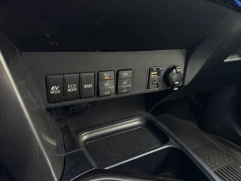 2017 Toyota RAV4 Hybrid SE