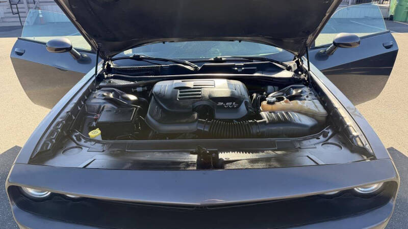 2016 Dodge Challenger SXT