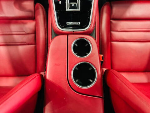 2022 Porsche Panamera 4 Platinum Edition