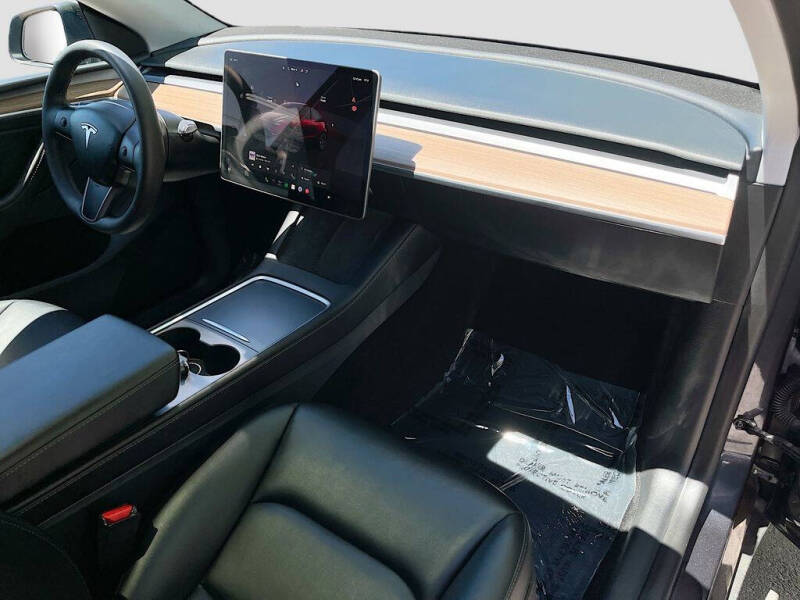 2025 Tesla Model Y Long Range