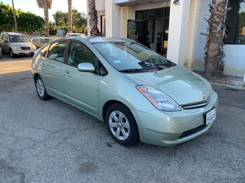 2008 Toyota Prius for sale at In-House Auto Finance in Hawthorne CA