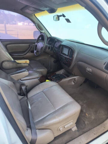 2004 Toyota Sequoia SR5