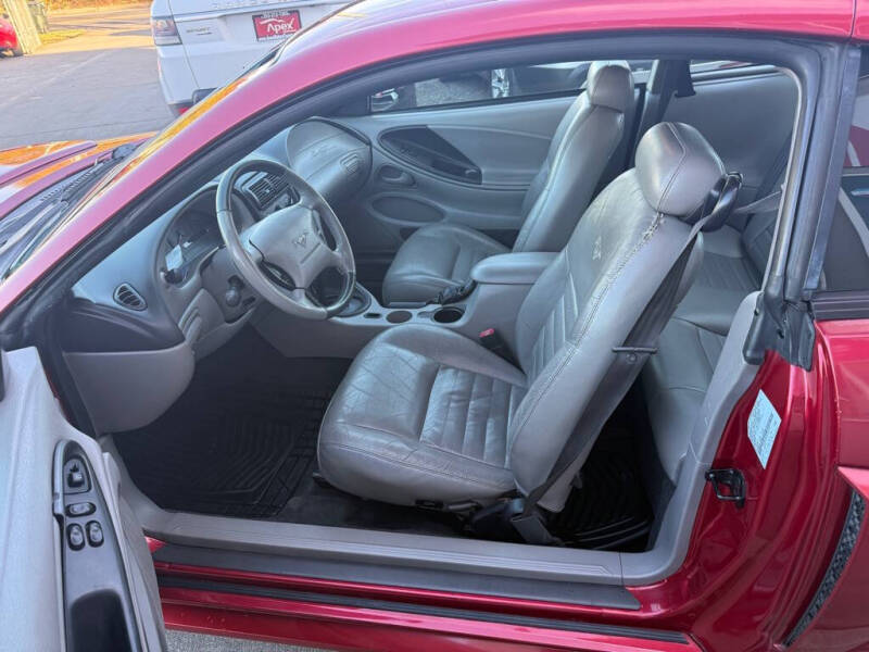 2004 Ford Mustang GT Deluxe