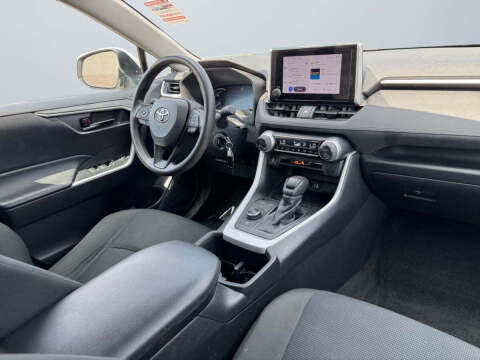 2023 Toyota RAV4 Hybrid LE