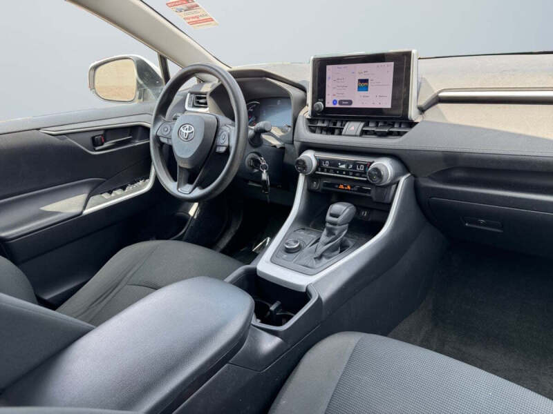 2023 Toyota RAV4 Hybrid LE