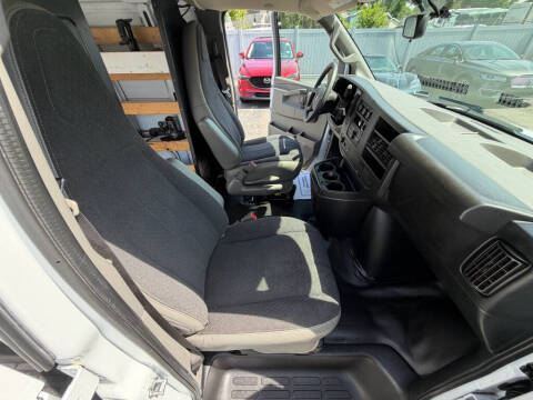 2018 GMC Savana 2500