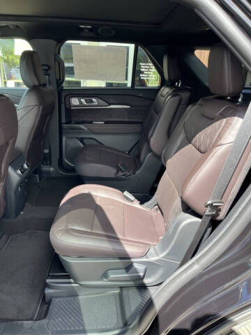 2025 Ford Explorer Platinum