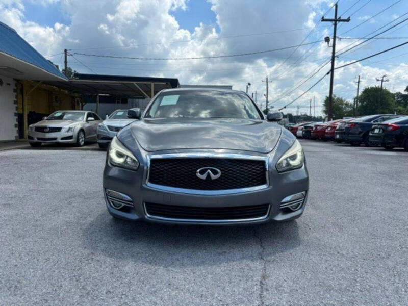 2017 Infiniti Q70 3.7