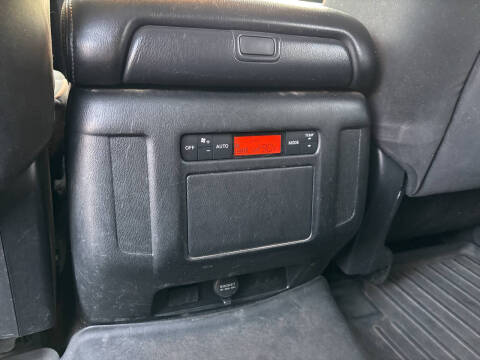 2017 Nissan Armada SV