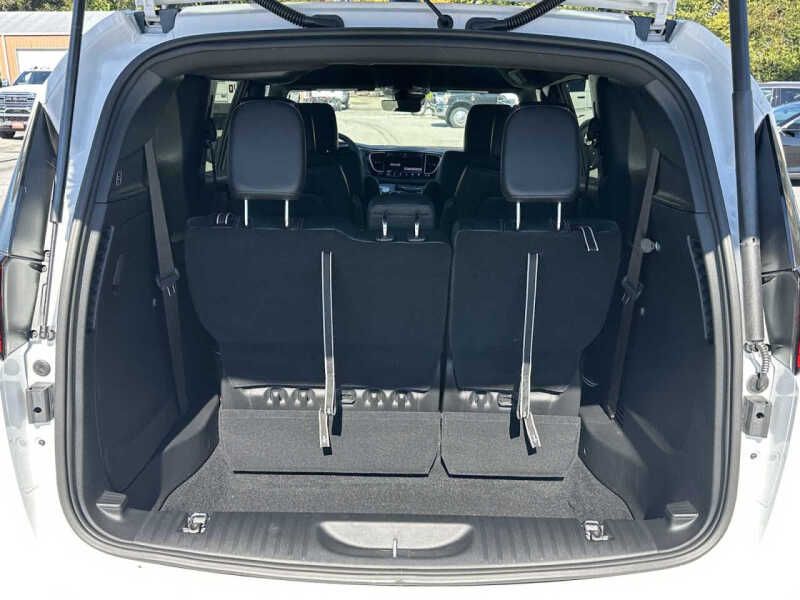 2026 Chrysler Voyager LX