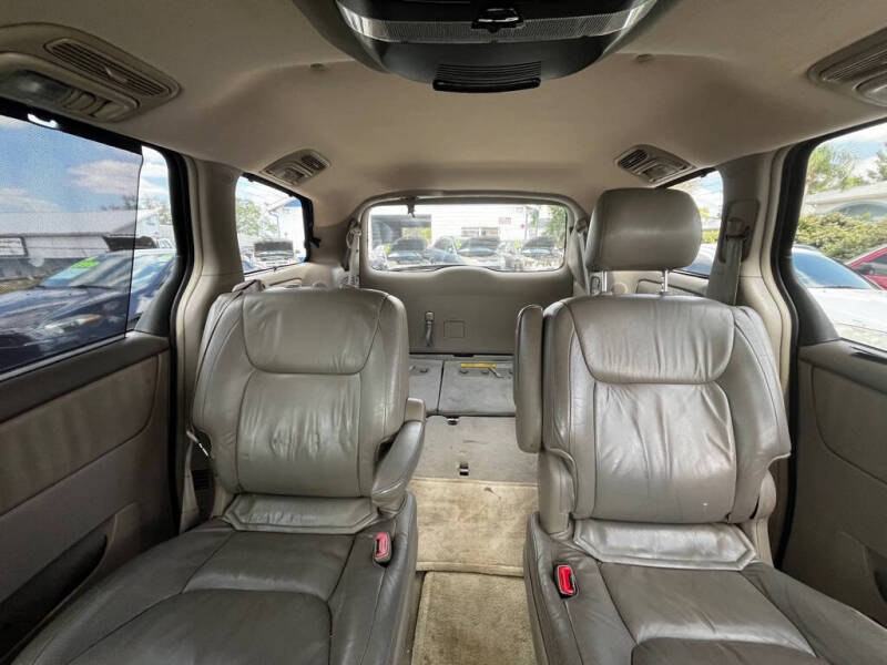 2004 Toyota Sienna
