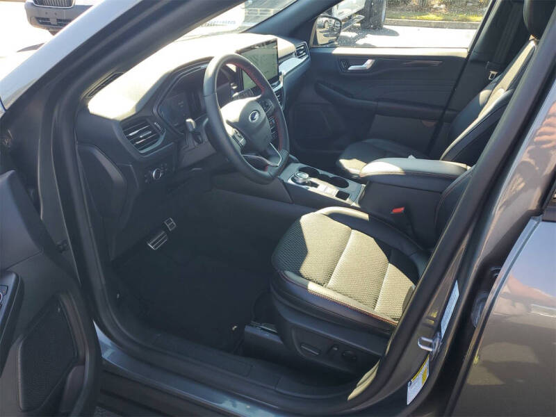 2024 Ford Escape Hybrid ST-Line