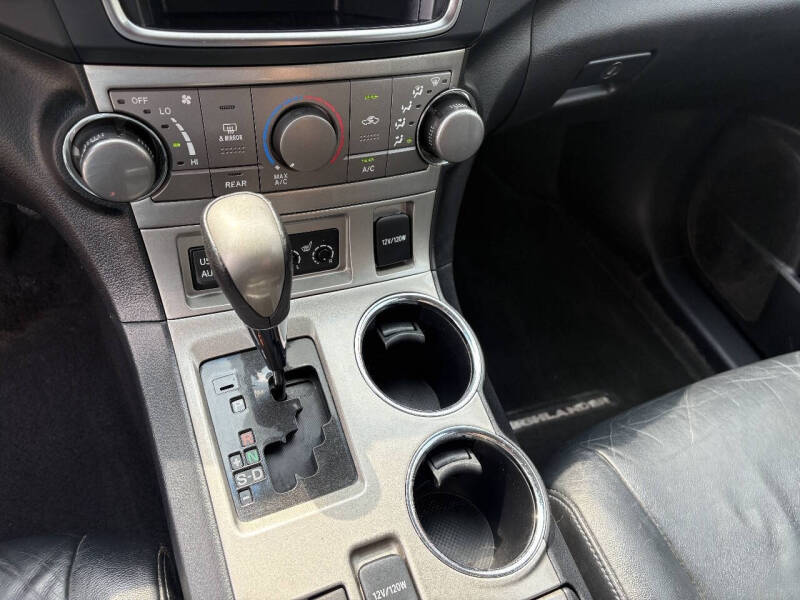 2013 Toyota Highlander SE