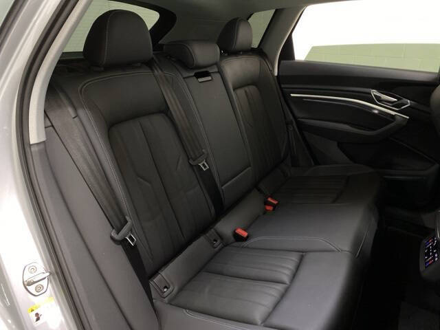 2023 Audi e-tron quattro Premium Plus