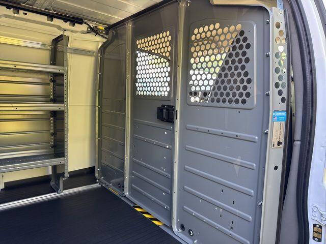 2025 GMC Savana 3500