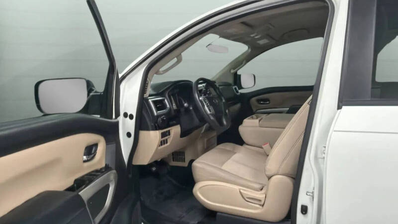 2017 Nissan Titan