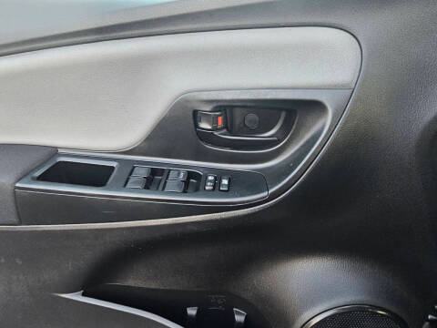 2017 Toyota Yaris 5-Door L