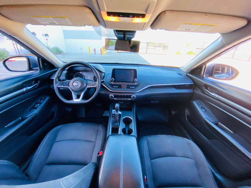 2022 Nissan Altima 2.5 SV