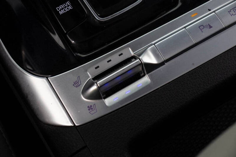 2024 Kia Carnival SX