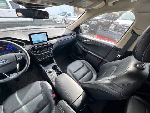 2020 Ford Escape Titanium