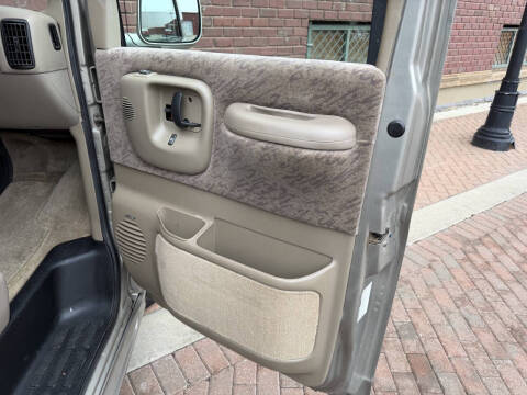2001 Chevrolet Express G1500 LT