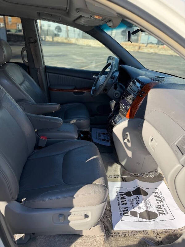 2008 Toyota Sienna XLE